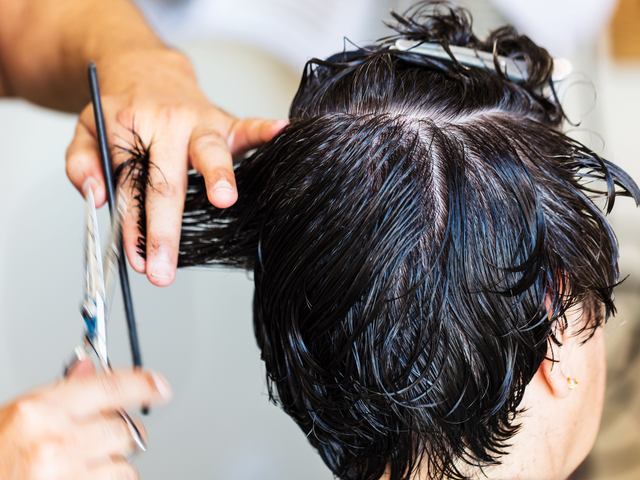 Corte a tijera, detalle de la nuca